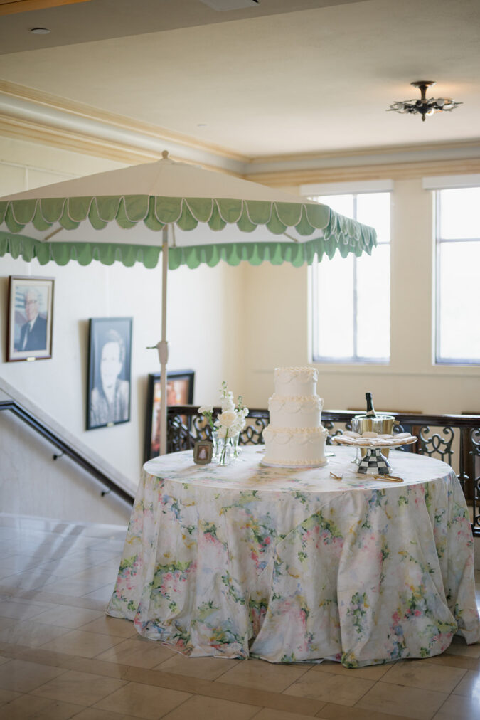 Sophisticated garden wedding details